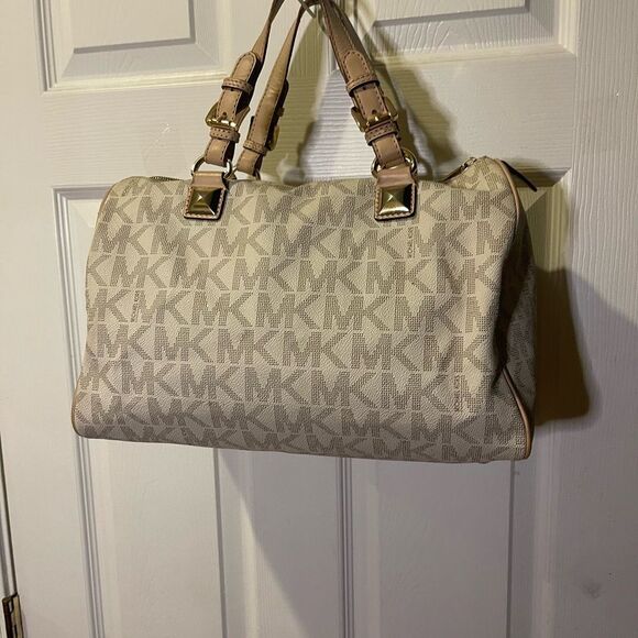 Michael Kors Grayson Satchel Monogram cream and tan straps . - Picture 3 of 15